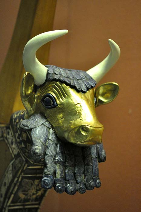 Bull's head from the Queen's lyre grave.