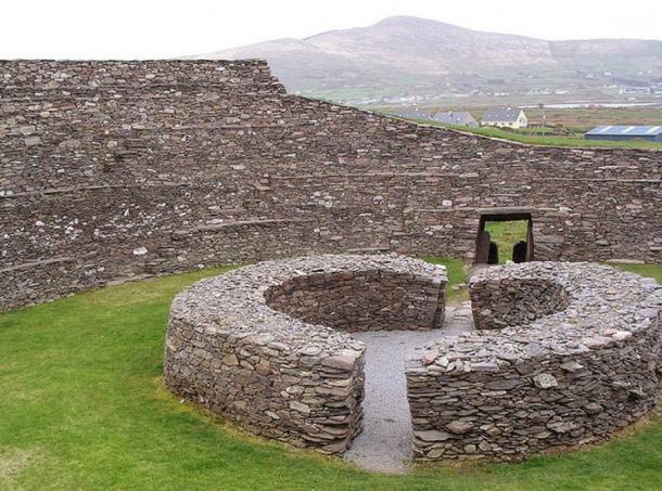 Irish Lore Guardián da Dire Advertencia: US Compañía será Maldito si Ancient Fairy Fort está destruida