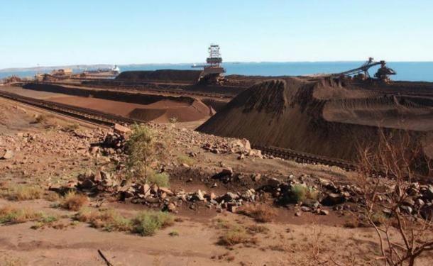 Una mina de mineral de hierro en Dampier, Australia Occidental.