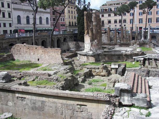 Largo di Torre Argentina en Roma. 