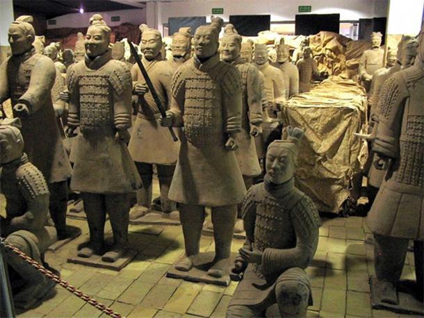 Exposición del ejército de terracota en Gdynia, Polonia, agosto de 2006.