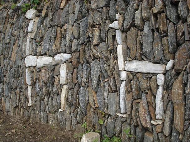 Dos piedra blanca llamas Choquequirao