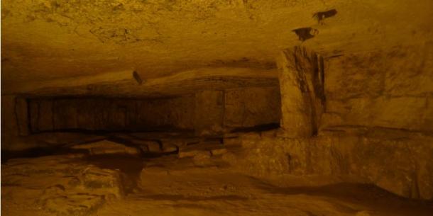 Cave of Zedekiah: The Secret Grotto of Jerusalem Zedekiah%27s-Cave-2