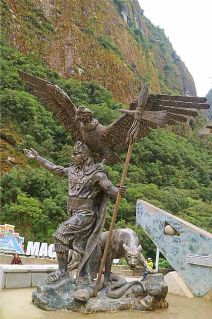 The Andean Cosmovision with its spiritual symbolism in the condor, puma and snake. Monument of the Inca Cosmological Trilogy at Aguas Calientes or Machupicchu Cusco Region, Peru (jobi_pro/Adobe Stock)