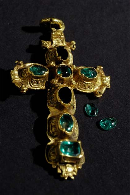 The Atocha Cross as it was at auction in 2015 (The Rosen Group)