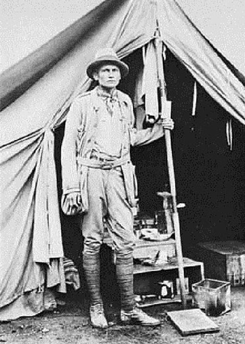 Hiram Bingham en Machu Picchu, 1912 (Universidad de Yale / Dominio público)