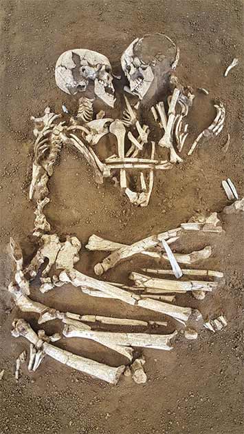 Lovers’ tombs, i.e., double burials, are viewed a rare and exceptional. One of the most famous couples embraced in death are the Lovers of Valdaro in Italy. The male skeleton is on the left, and the female skeleton is on the right. (Dagmar Hollmann / CC BY-SA 4.0)