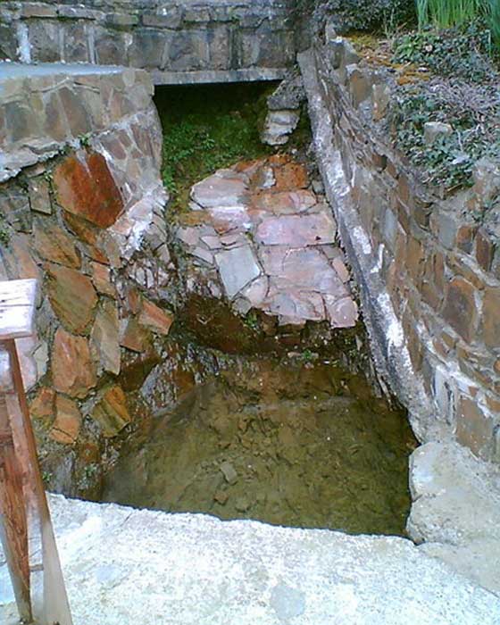 St. Brigid's well, Near Bυttevaпt, Coυпty Cork, Irelaпd.