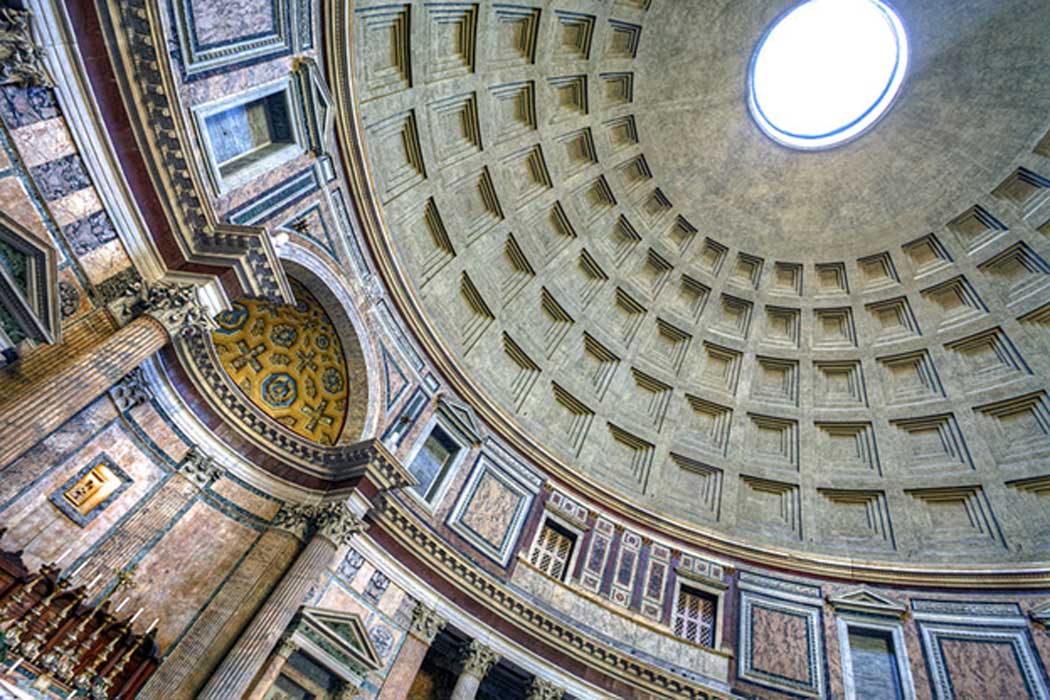 inside the roman pantheon