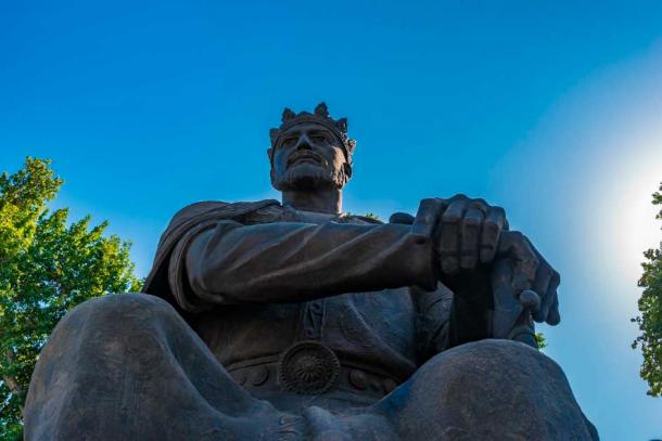 The Amir Timur monument and mausoleum in Samarkand, Uzbekistan dedicated to the spirit and curse of Tamerlane, the Mongol emperor who died trying to take over Ming China and caused the horrors of WWII Stalingrad. Source: driendl / Adobe Stock