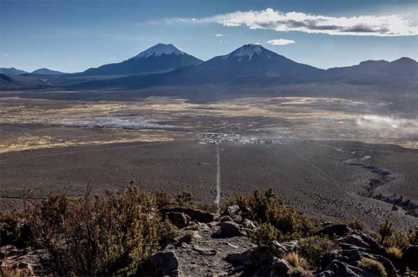 El paisaje desértico andino en el Parque Nacional Sajama, hogar de las misteriosas Líneas Sajama.  (Florián/Adobe Stock)