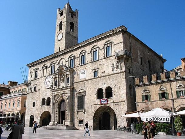 Asculum was the ancient name of modern Italian city: Ascoli Piceno, Marche, Italia.