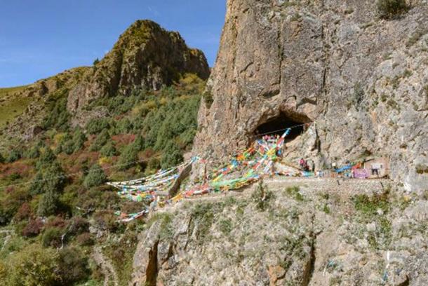 Baishiya Karst Cave in Xiahe, China. (Dongju Zhang, Lanzhou University)