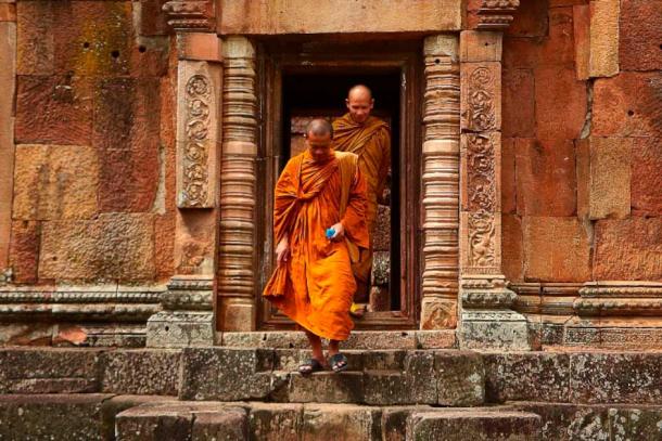 Buddhist monks outside Thai monastery (Public Domain)