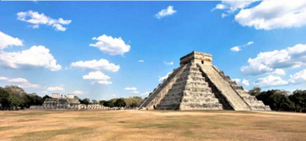 Chichén Itzá, Kukulcán Pyramid. (© georgefery.com)