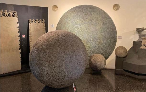 Several stone spheres of the Diquís exhibited at Museo Nacional de Costa Rica