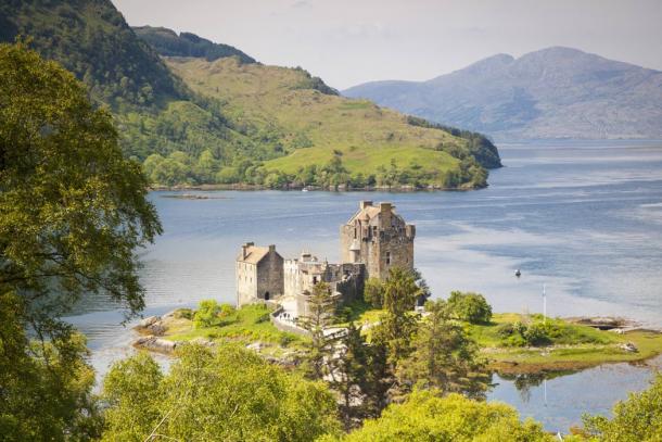 Eilean Donan Castle: From Jacobite Risings to the Silver Screen ...