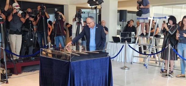 Eli Escusido, Director of the Israel Antiquities Authority, at the press conference today presenting the discovery. (Adrian Ganor/IAA)