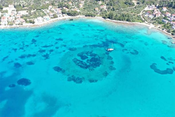 Evidência de outro local antigo na costa da Ilha Korčula ( Universidade de Zadar )