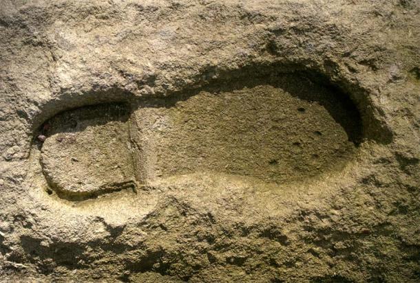 Evidence for ancient footwear comes from fossilized imprints that look like they were made by shoes (representational image). Public domain.