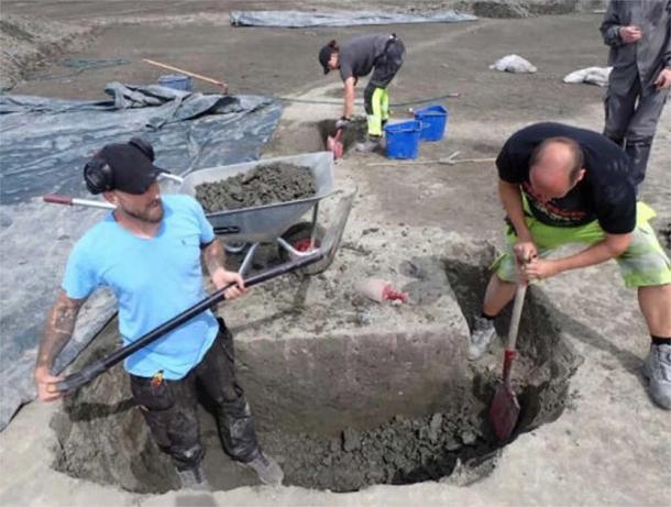 Excavation work documenting the postholes which are providing clues about the architecture of the supposedly Viking longhouse. (Museum of Cultural History)