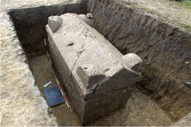 Exceptionally rich sarcophagus found at Viminacium in which a man of local descent and a woman of Anatolian descent were buried. It features several gold and silver objects including two gold earrings, a silver mirror, a silver brooch and 151 gold beads. (Ilija Mikić/University of Oklahoma)