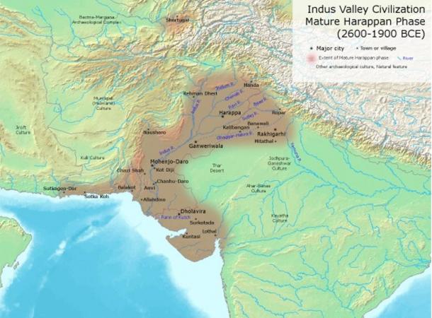 Extent of the Indυs Valley Civilization at its height; Rakhigarhi is to the northeast of the brown-shaded area that indicates the Harappan Civilization. 