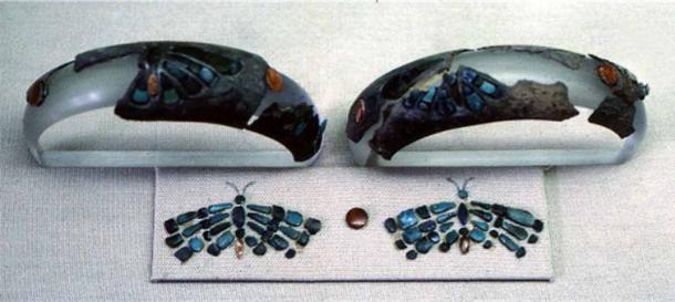 Hetepheres I bracelets. Parts of two silver bracelet (roughly one-third preserved) with parts of two butterflies inlaid in turquoise, lapis lazuli, and carnelian (Harvard University—Boston Museum of Fine Arts Expedition)