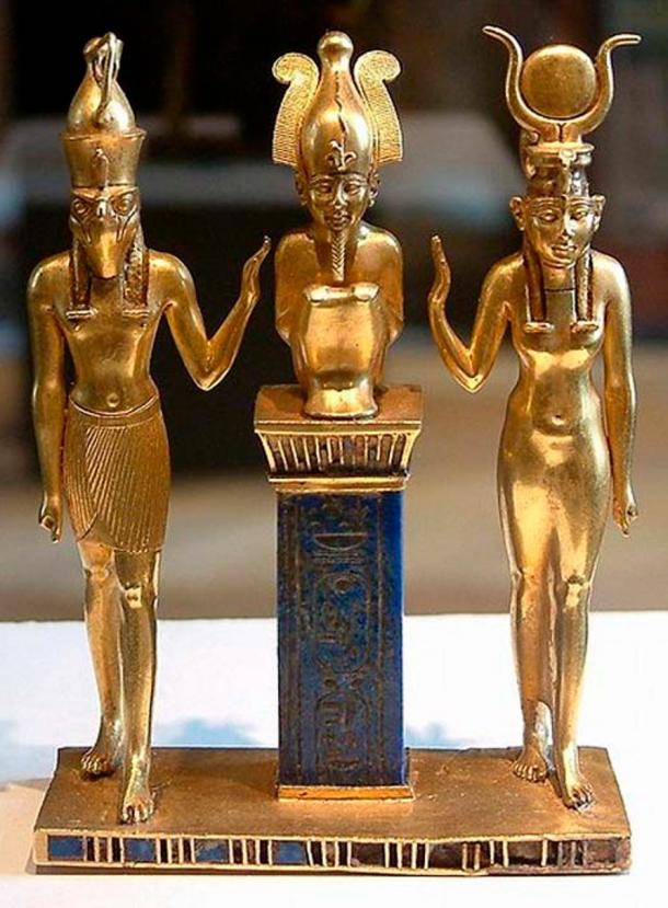 Horus, Osiris, and Isis: ciondolo con il nome del re Osorkon II