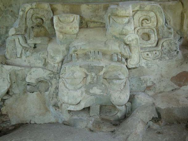 Mask representing Itzamnaaj, Maya god of the sky, located in Temple VI, in the archaeological zone of Comalcalco, Tabasco, Mexico. (Alfonsobouchot / CC BY-SA 4.0)