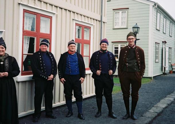 Modern Icelandic men, in traditional dress. (CC BY-SA 3.0)