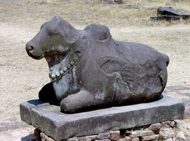 Nandi (Bull), a gate-guardian deity which also serves as the mount to the god Shiva. (Ms Sarah Welch/CC BY-SA 4.0)