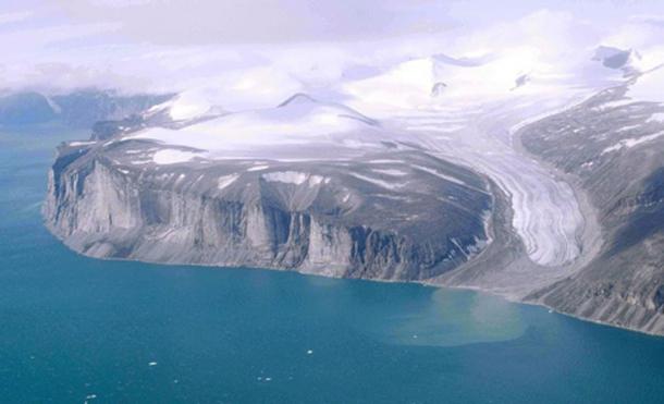 Northeastern coast of Baffin Island north of the community of Clyde River, Nunavut, Canada. (Image: CC BY-SA 2.0)