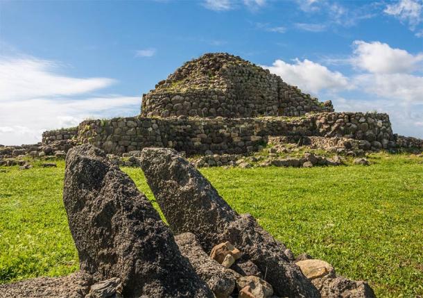 Nuraghe 'Su Nuraxi' en Barumini, Cerdeña, Italia, declarado Patrimonio de la Humanidad por la UNESCO (lorenza62 / Adobe Stock)