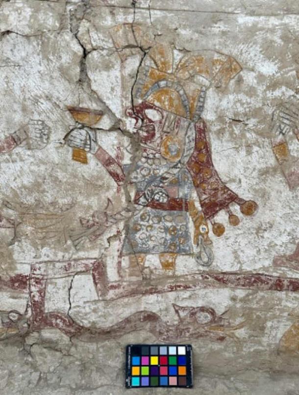 Painting of the crowned woman raising a goblet, on the exterior of the painted throne discovered within the Hall of the Moche Imaginary in 2024. (Photograph by Lisa Trever/Pañamarca Digital and)