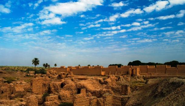 Panorama van de ruïnes van Babylon, Hillah, Irak. (homocosmicos / Adobe)