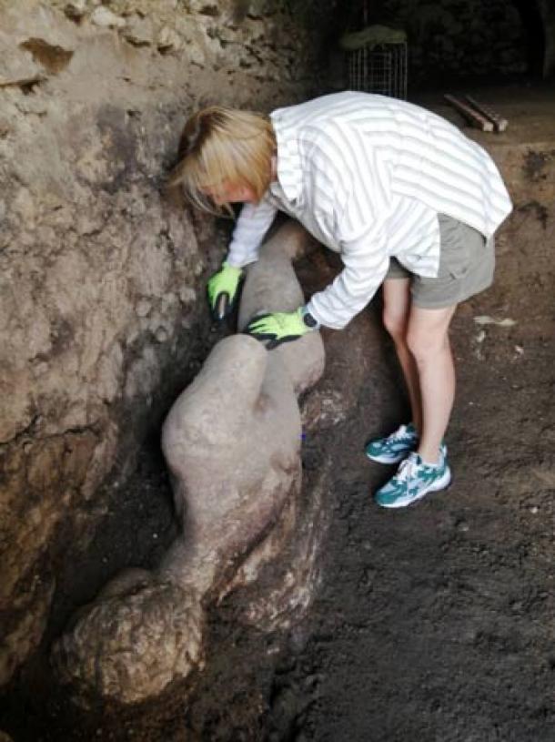 Part of the excavation process. (Archaeologia Bulgarica)