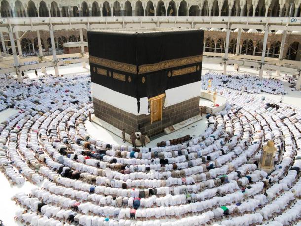 The Kaaba Black Stone: A Holy Stone From Outer Space? | Ancient Origins