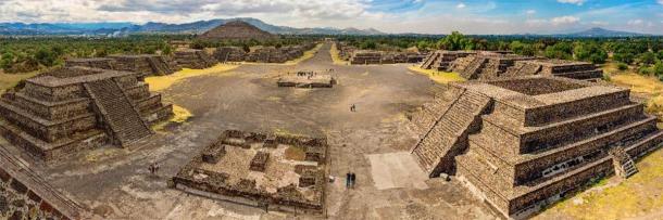 Pirámide del Sol y la Avenida de los Muertos en Teotihuacan. (Byelikova Oksana / Adobe Stock)