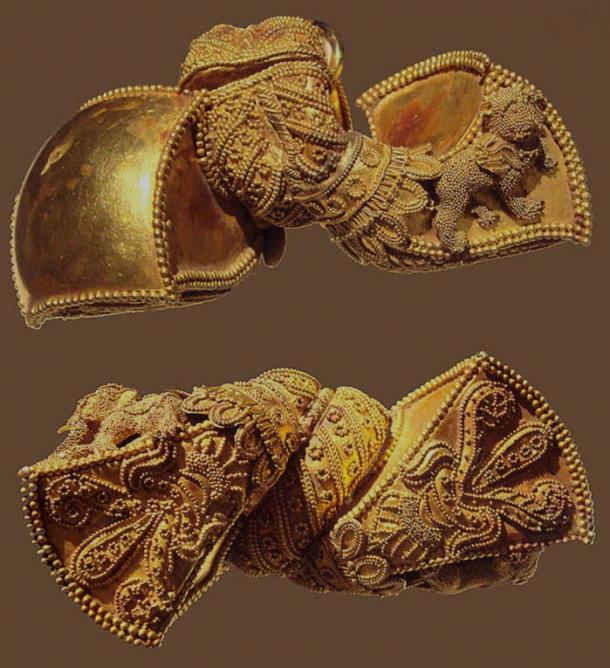 Royal earrings froм India, 1st Centυry BC