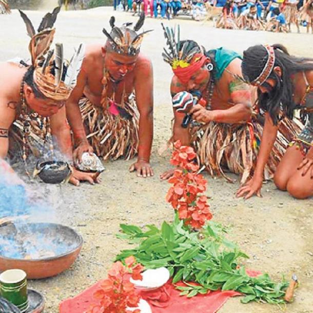 Salango, la ubicación del descubrimiento de los cascos de calavera utilizados en los entierros infantiles celebra muchos rituales como el Festival de la Balsa Manteña.  (El Diario)