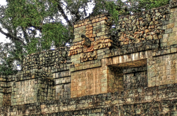 Temple 10 with macaw head sculpture at Copan Archaeological Site, where samples of Maya plaster were sourced. (Daniel Mennerich / CC BY-NC-ND 2.0)