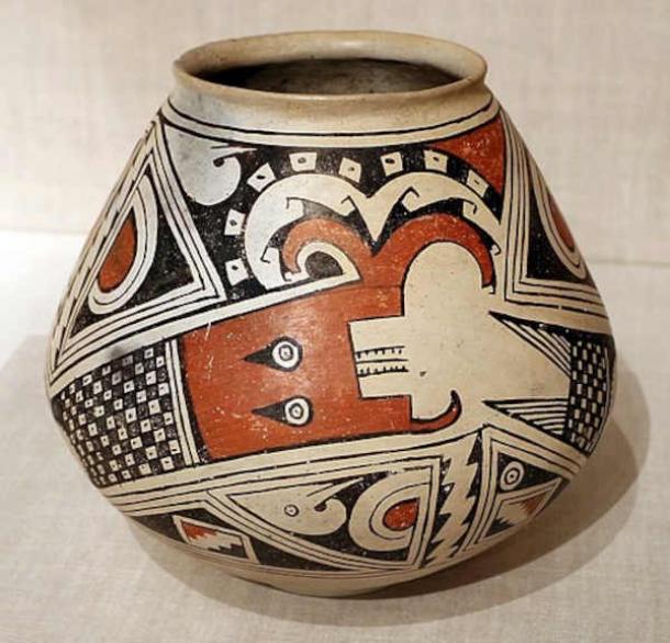 The Horned Serpent design is a common theme on pottery from Casas Grandes (Sailko/CC BY 3.0)