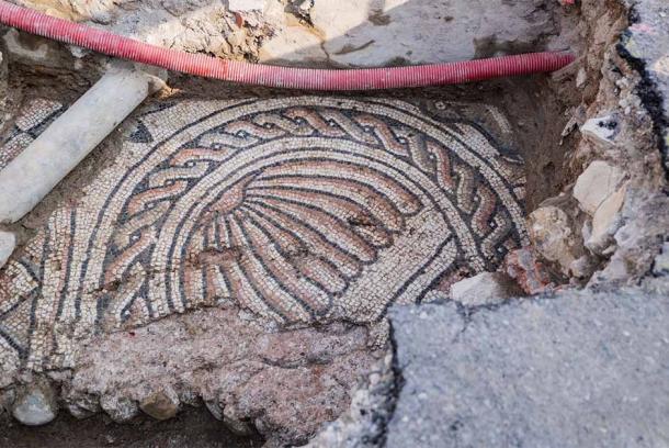 Theodoric the Great mosaic being excavated in Montorio, Verona. (AGSM AIM Group)