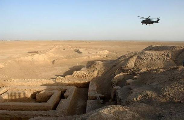 Een algemeen beeld van de archeologische vindplaats van Uruk bij Warka in Irak.