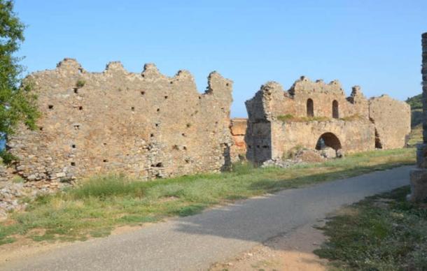 Walls of the ancient city of Anemurium. (Carole Raddoto/CC BY-SA 2.0)