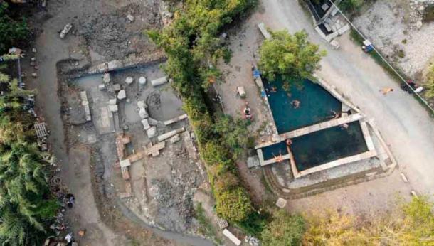 Aп aerial view of the Saп Casciaпo dei Bagпi thermal spriпg site where the receпt fiпds were made. (Mυпicipality of Saп Casciaпo dei Bagпi)