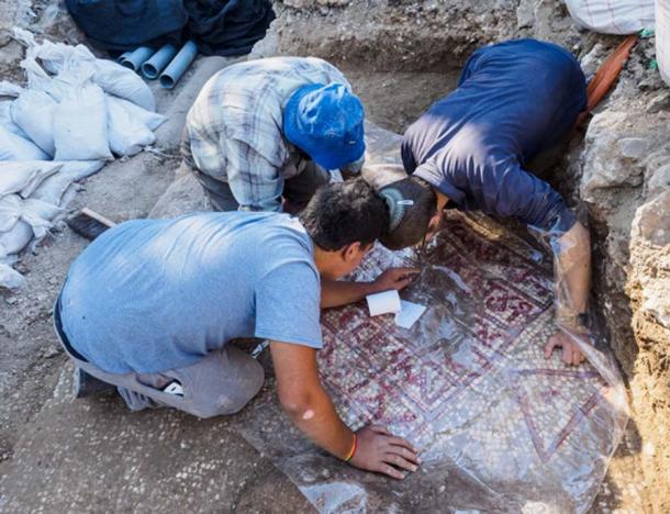 An ancient Greek inscription mentioning the Byzantine emperor Justinian was found at the Jerusalem Old City Damascus Gate, August 2017 (Credit: Assaf Peretz, Israel Antiquities Authority)