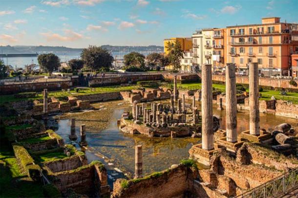 The ancient Macellum or market building of the Roman city of Puteoli, where a Nabatean temple has been discovered under the sea. (Maurizio De Mattei / Adobe Stock)