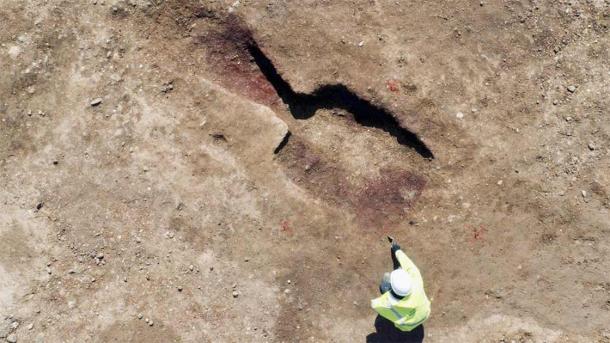 An ancient oven is evidence of settlement at the site. (BBC / Albion Archaeology)